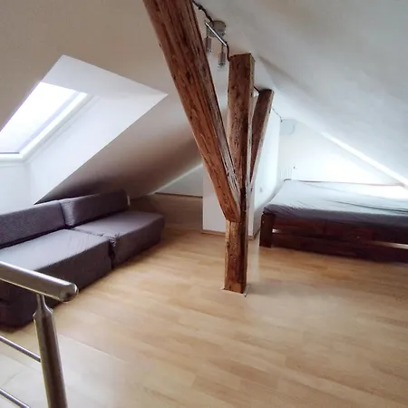 Apartment Cozy Rooftop With Balcony Prag