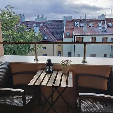 Cozy Rooftop With Balcony פראג