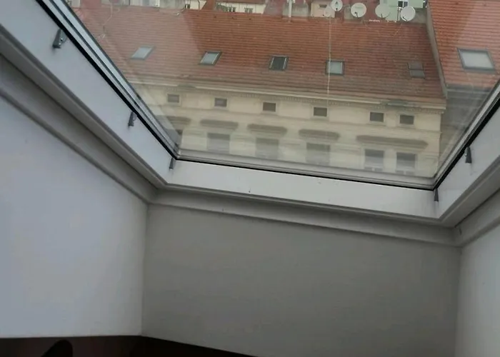 Cozy Rooftop With Balcony プラハ